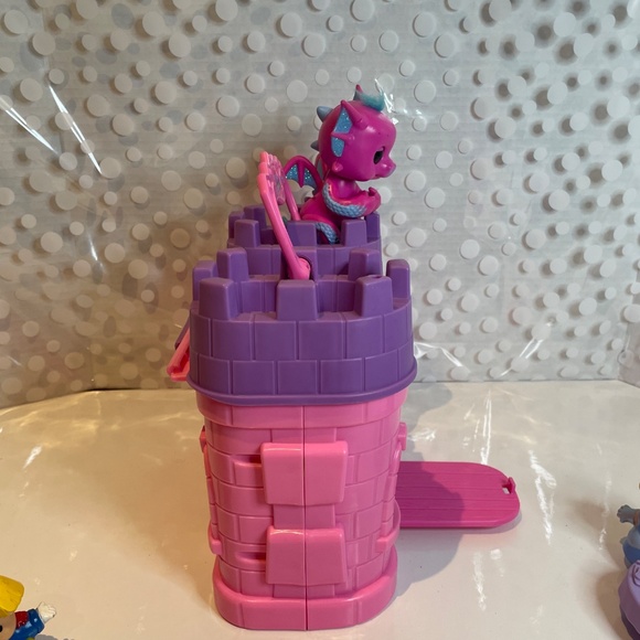 LITTLE PEOPLE FISHER PRICE PLAY AND N GO 🏰CASTLE - Picture 8 of 13